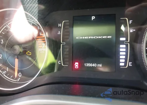 2016 Jeep Cherokee Altitude z USA, uszkodzony, nr VIN 1C4PJLAB8GW303161